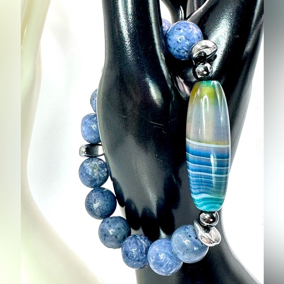 INDONESIAN BLUE CORAL + STRIPED AGATE STONES NATURAL BRACELET sz 7” - Picture 1 of 11